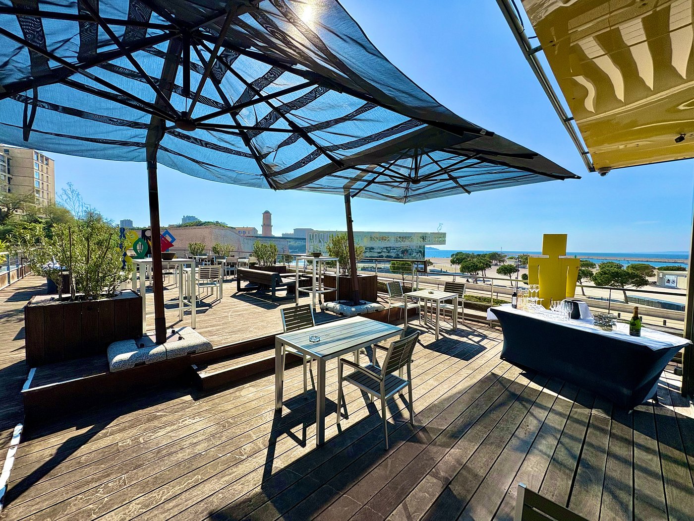 Rooftop - Regards Café - Marseille - Toi Toi Mon Toit